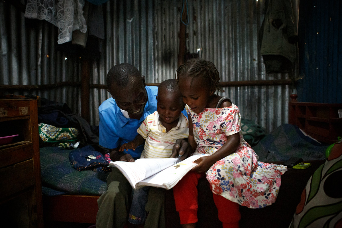 Antony, a single father, is trying his best to be a good father to his two young children.
