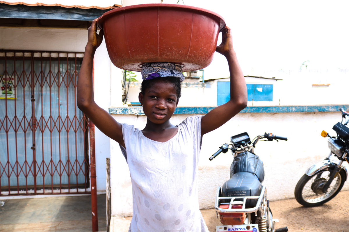 Five years after the launch of the ‘Tantie Bagage’ project, SOS Children’s Villages has helped hundreds of girls out of child labor in Cote d’Ivoire.
