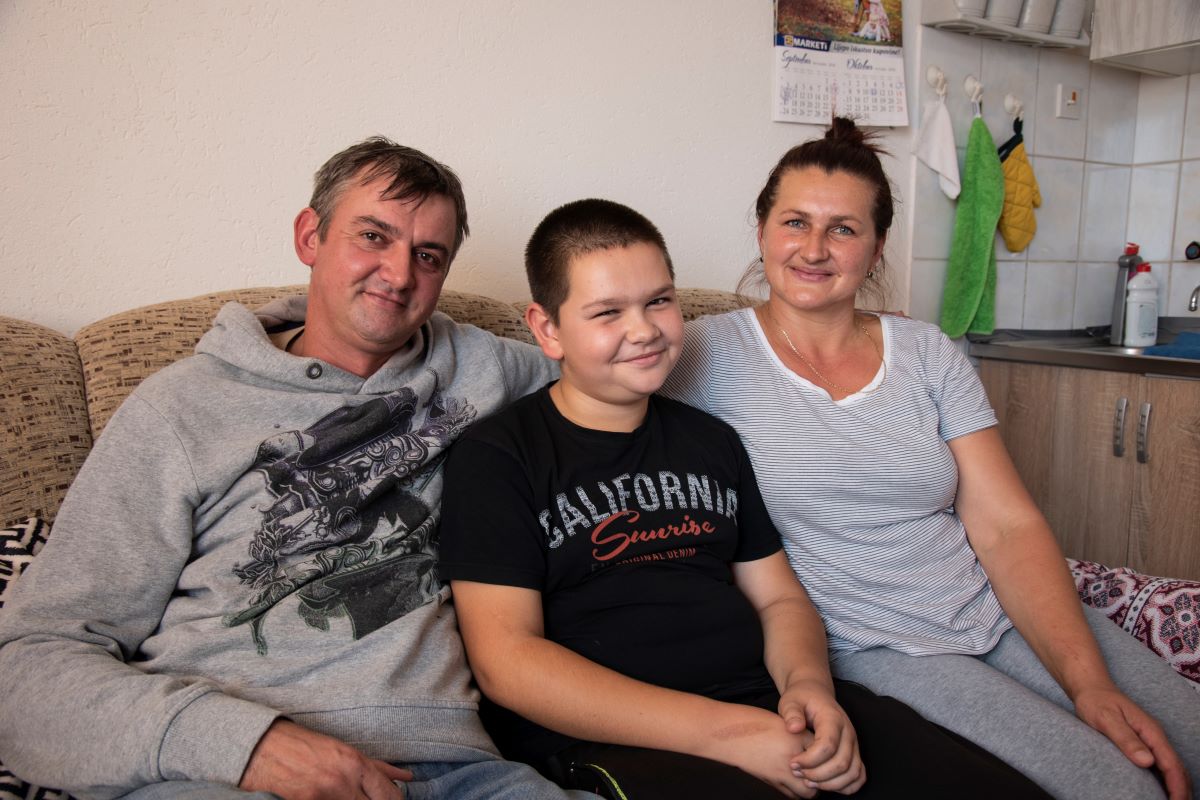 Picture of Esnaf and his family