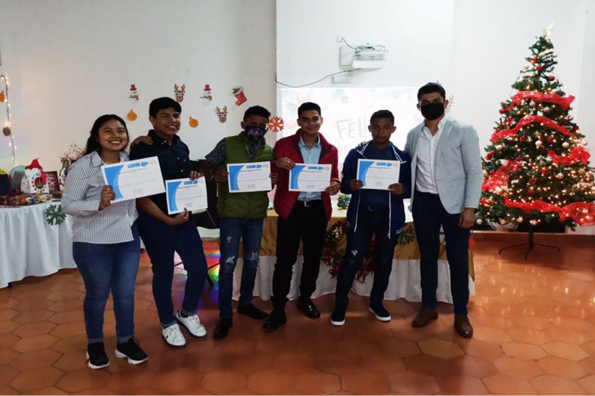 Young adults from the Salesforce mentorship program in Latin America